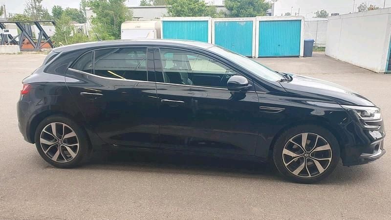 Schwarz Gebraucht 2016 Renault Mégane III Bose Edition Limousine | 12.000 € (Teuer) - Bild 1/4
