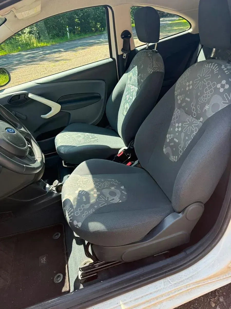 Gebraucht Ford Ka Trend 69 PS (50 kW) 2012 Weiß Kleinwagen