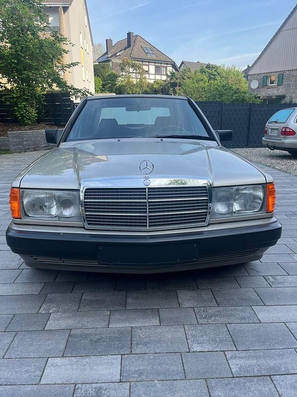Gebraucht Mercedes E500 132 PS (97 kW) 1988 Limousine