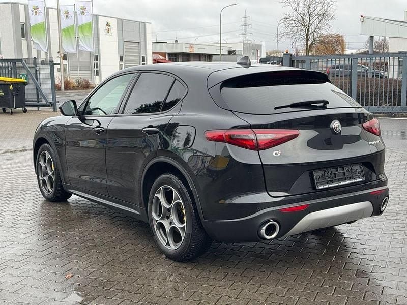 Gebraucht Alfa Romeo Stelvio Super 150 PS (110 kW) 2018 Schwarz SUV