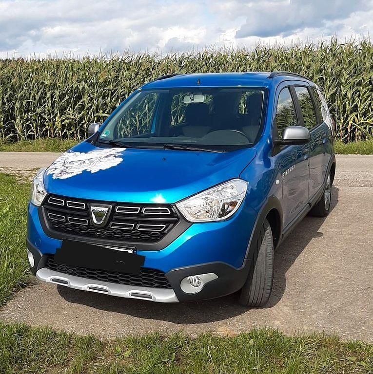 Blau Gebraucht 2018 Dacia Lodgy Stepway Van / Kleinbus | 8.800 € (Fairer Preis) - Bild 1/4