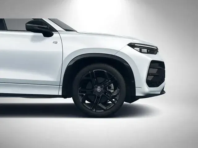 Gebraucht VW Tayron R-line 204 PS (150 kW) 2025 Silber SUV