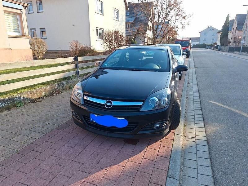 Schwarz Gebraucht 2006 Opel Astra Edition Coupé | 2.200 € (Teuer) - Bild 1/4
