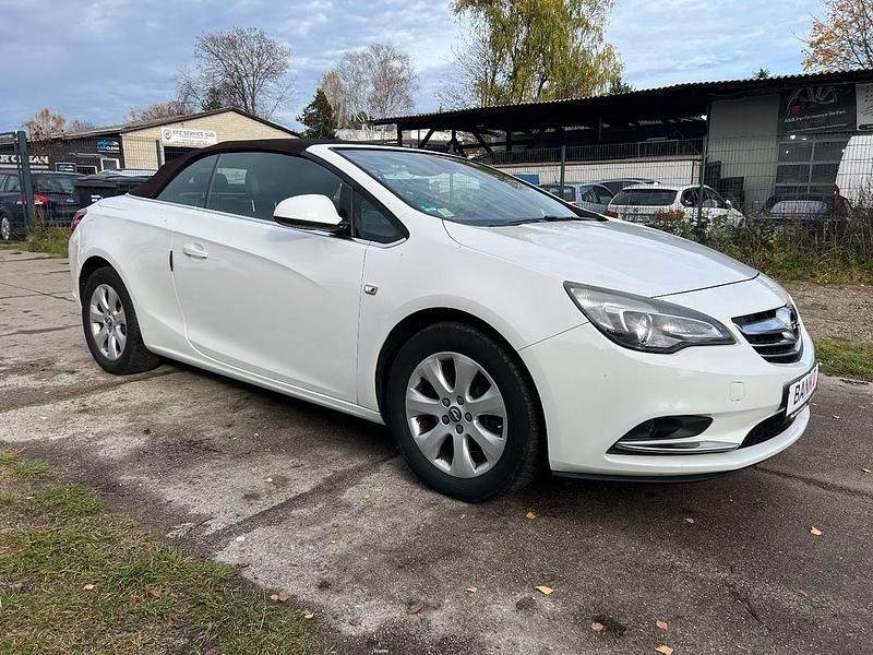 Gebraucht Opel Cascada Edition 165 PS (121 kW) 2015 Weiß Cabrio