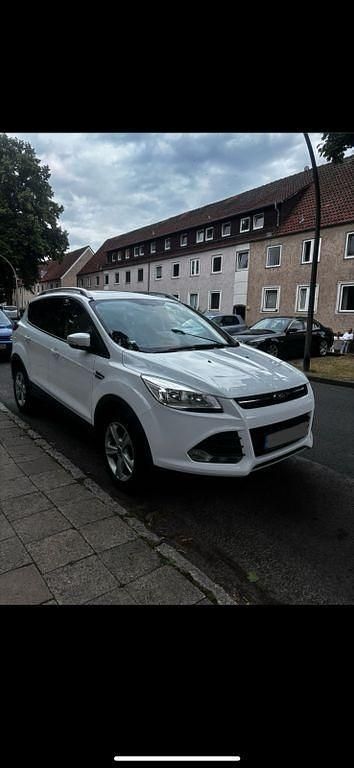 Weiß Gebraucht 2013 Ford Kuga Titanium SUV | 8.700 € (Fairer Preis) - Bild 1/4