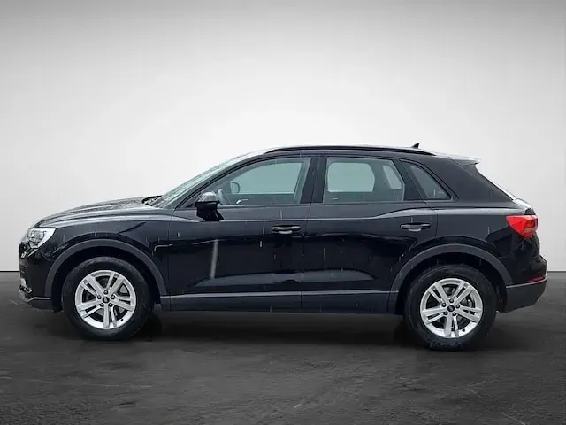 Gebraucht Audi Q3 Ambiente 150 PS (110 kW) 2023 Mythosschwarz metallic SUV