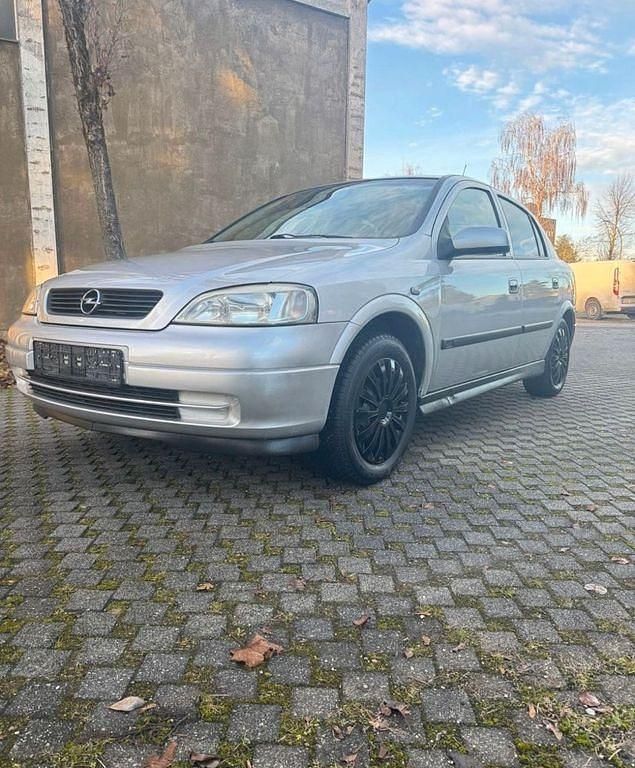 Gebraucht Opel Astra 101 PS (74 kW) 2001 Silber Limousine