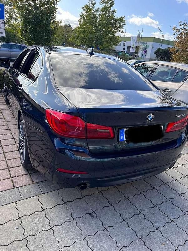 Gebraucht BMW 530e 252 PS (185 kW) 2020 Blau Limousine