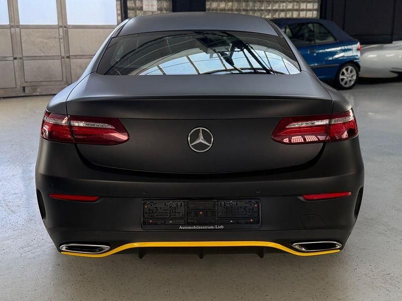 Gebraucht Mercedes E200 AMG 184 PS (135 kW) 2017 Silber Coupé