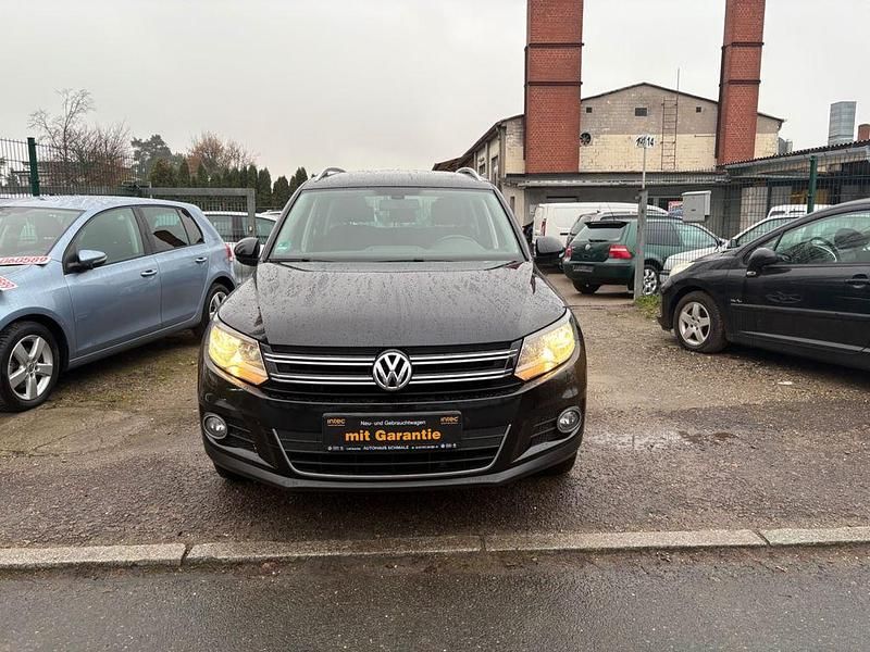 Schwarz Gebraucht 2011 VW Tiguan Sportline SUV | 8.600 € (Fairer Preis) - Bild 1/4