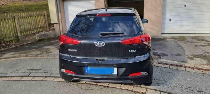 Gebraucht Hyundai i20 Passion 101 PS (74 kW) 2016 Schwarz Kleinwagen