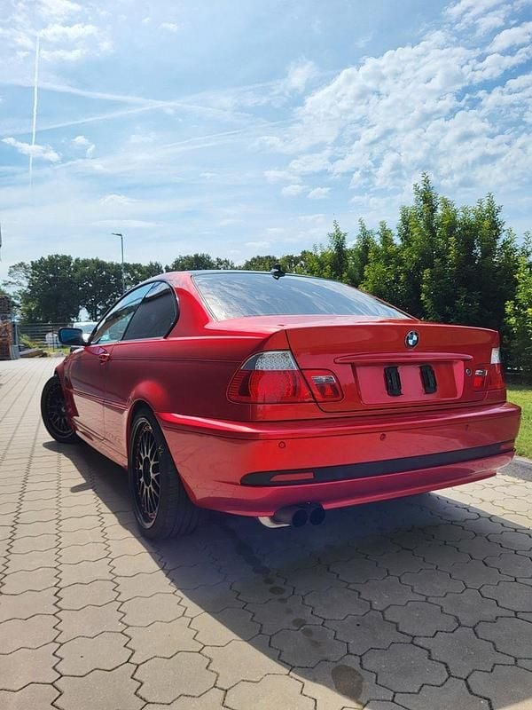 Gebraucht BMW 325 Performance 192 PS (141 kW) 2004 Rot Coupé
