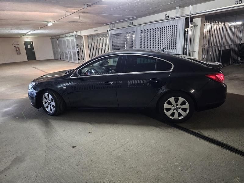 Gebraucht Opel Insignia 160 PS (117 kW) 2013 Schwarz Limousine