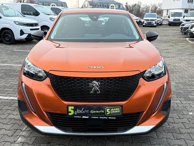 Gebraucht Peugeot e-2008 Active 100 kW (136 PS) 2022 Lackierung orange fusion/typ a SUV