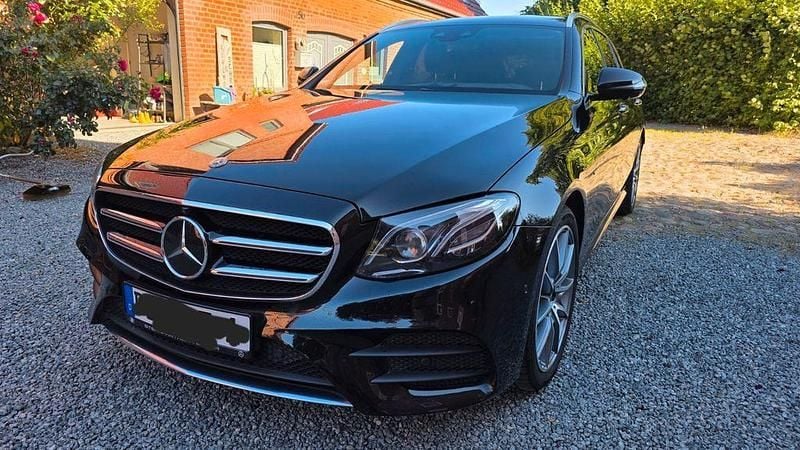 Schwarz Gebraucht 2019 Mercedes E400 AMG Kombi | 31.000 € (Superpreis) - Bild 1/4