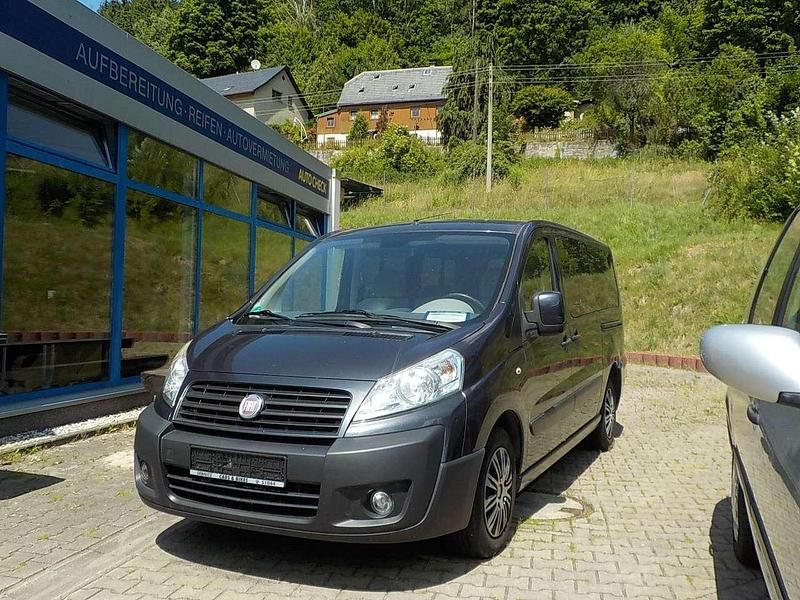 Schwarz Gebraucht 2010 Fiat Scudo Family Van | 9.890 € (Fairer Preis) - Bild 1/4
