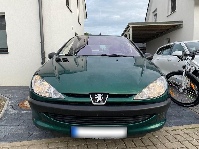 Gebraucht Peugeot 206 75 PS (55 kW) 2001 Grün Kleinwagen