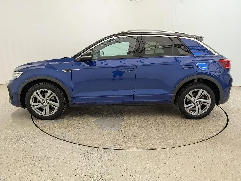 Second-hand VW T-Roc R-line 150 CP (110 kW) 2024 Albastru SUV