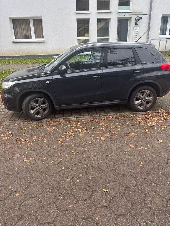 Schwarz Gebraucht 2018 Suzuki Vitara Comfort SUV | 17.200 € (Fairer Preis) - Bild 1/4