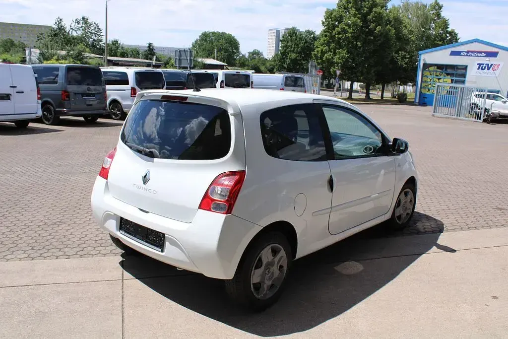 Gebraucht Renault Twingo Night&Day 75 PS (55 kW) 2012 Weiß Kleinwagen