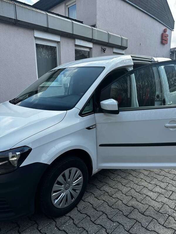 Gebraucht 2017 VW Caddy Family Van / Kleinbus | 11.600 € (Etwas zu teuer) - Bild 1/4