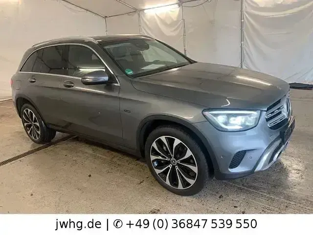 Gebraucht Mercedes GLC300de AMG 306 PS (225 kW) 2020 Andere Limousine