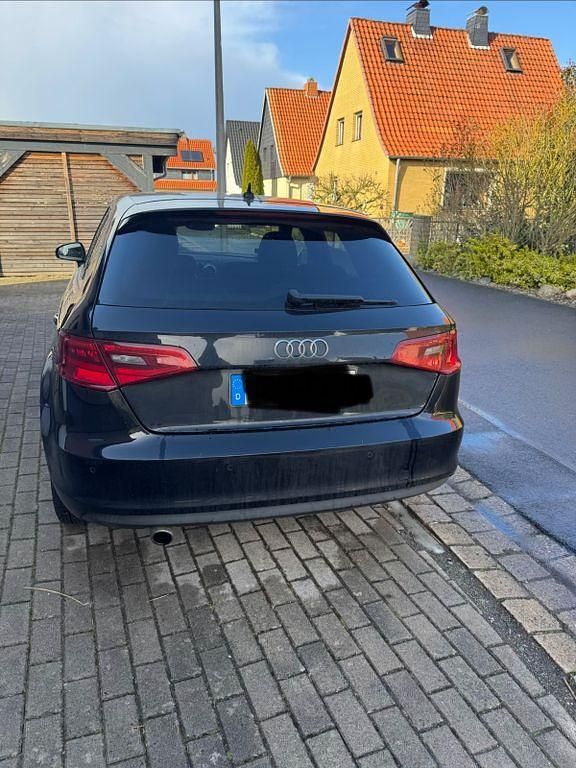 Gebraucht Audi A3 Attraction 110 PS (80 kW) 2014 Schwarz Limousine
