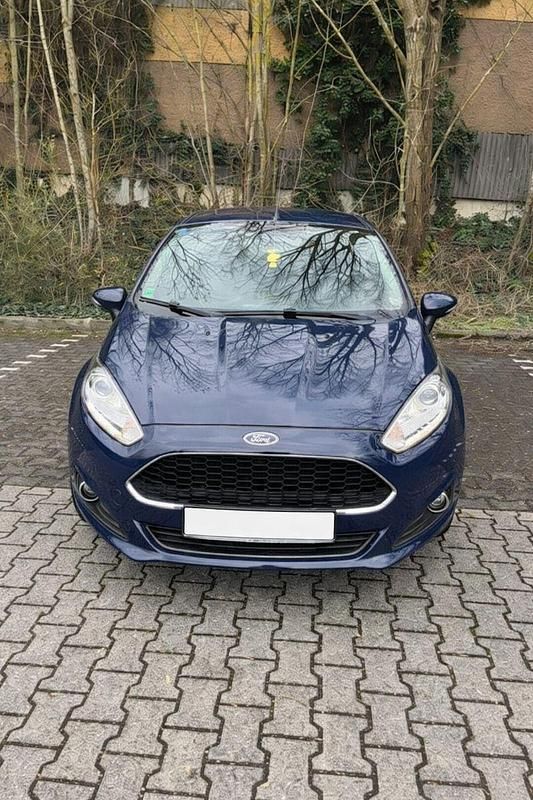 Gebraucht Ford Fiesta Celebration 101 PS (74 kW) 2016 Blau Kleinwagen
