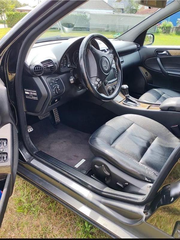 Gebraucht Mercedes 320 224 PS (164 kW) 2005 Schwarz Kombi