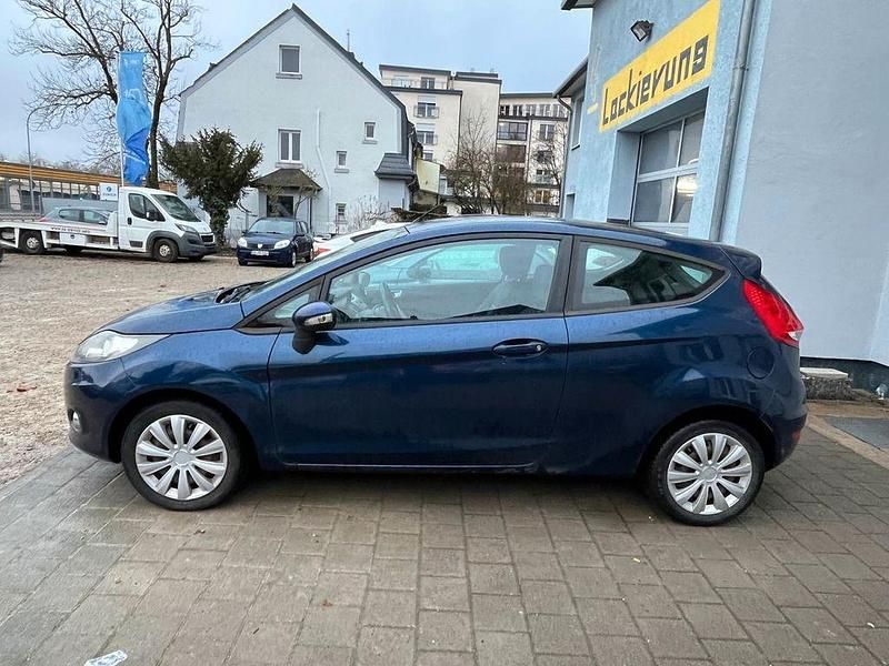 Gebraucht Ford Fiesta Trend 82 PS (60 kW) 2011 Blau Kleinwagen