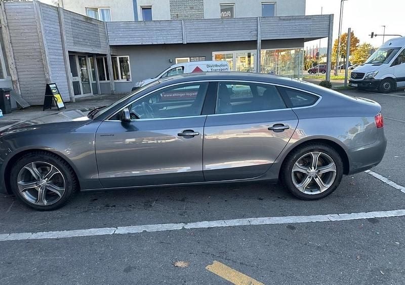 Grau Gebraucht 2016 Audi A5 Sportback Design Limousine | 14.250 € (Superpreis) - Bild 1/4