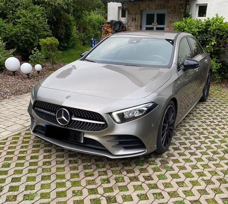 Gebraucht Mercedes A180 AMG 136 PS (100 kW) 2020 Silber Limousine