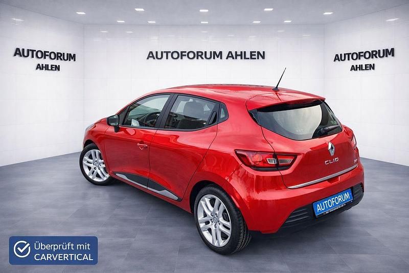 Gebraucht Renault Clio IV LIMITED 73 PS (53 kW) 2017 Rot Limousine