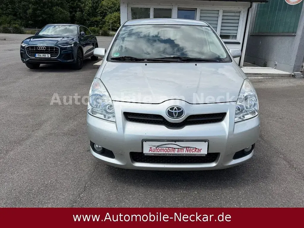 Gebraucht Toyota Corolla Verso Team 129 PS (94 kW) 2009 Silber Van / Kleinbus