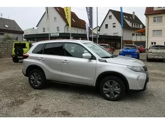 Neu Suzuki Vitara Comfort 109 PS (80 kW) 2026 Silber SUV