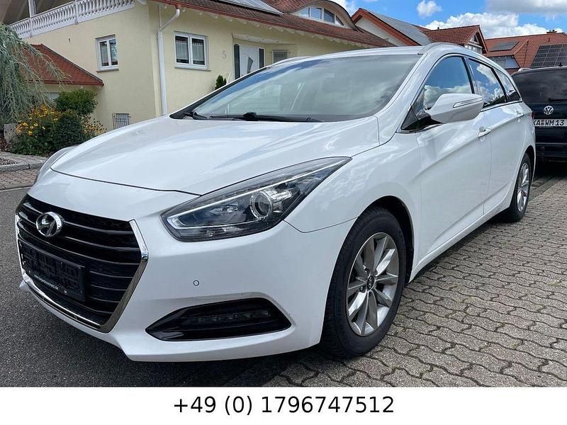 Weiß Gebraucht 2017 Hyundai i40 Kombi | 8.400 € (Fairer Preis) - Bild 1/4