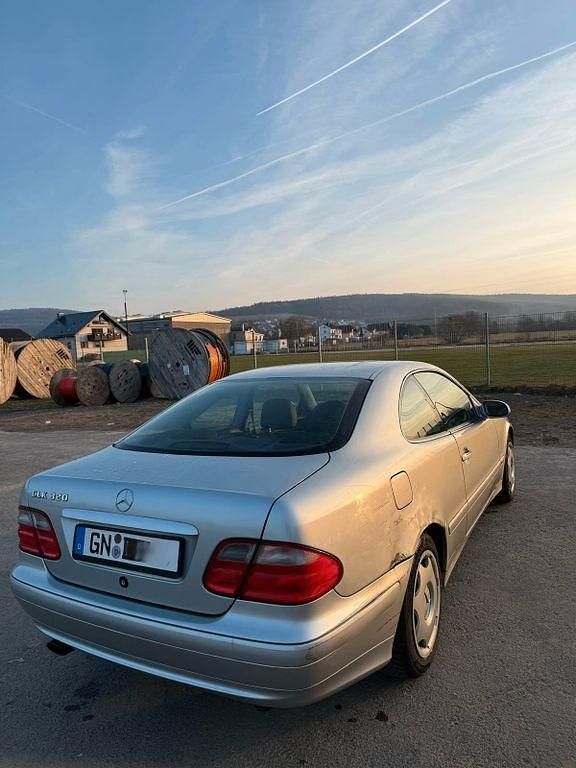 Gebraucht Mercedes CLK320 Elegance 218 PS (160 kW) 2000 Silber Coupé