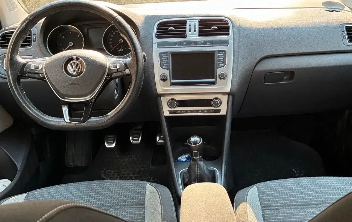 Gebraucht VW Polo Cross 90 PS (66 kW) 2014 Weiß Kleinwagen