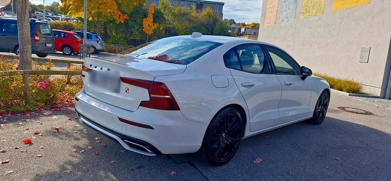 Gebraucht Volvo S60 194 PS (142 kW) 2021 Weiß Limousine