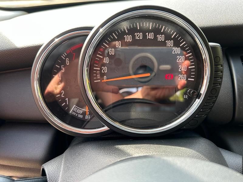 Weiß Gebraucht 2016 Mini Cooper Kleinwagen | 11.700 € - Bild 1/4