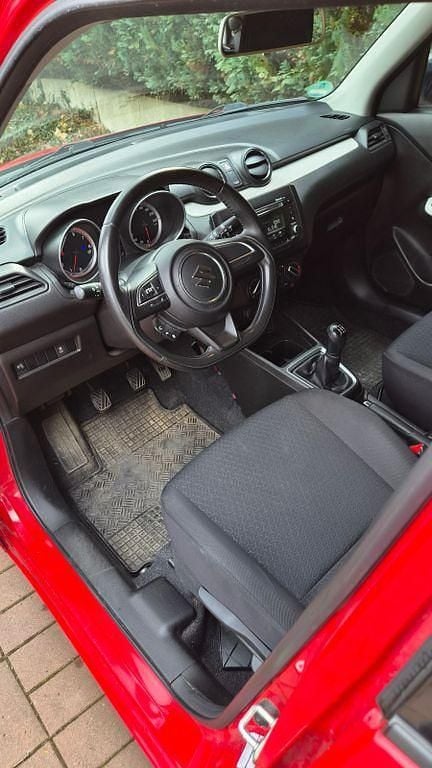 Gebraucht Suzuki Swift 90 PS (66 kW) 2018 Rot Kleinwagen
