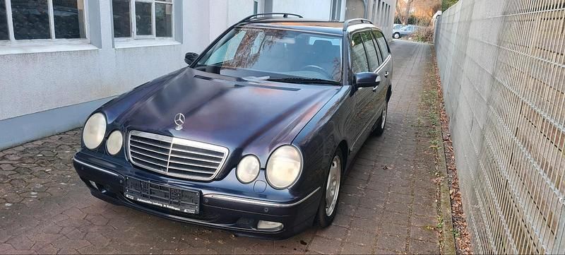 Gebraucht Mercedes 320 197 PS (144 kW) 2001 Blau Kombi