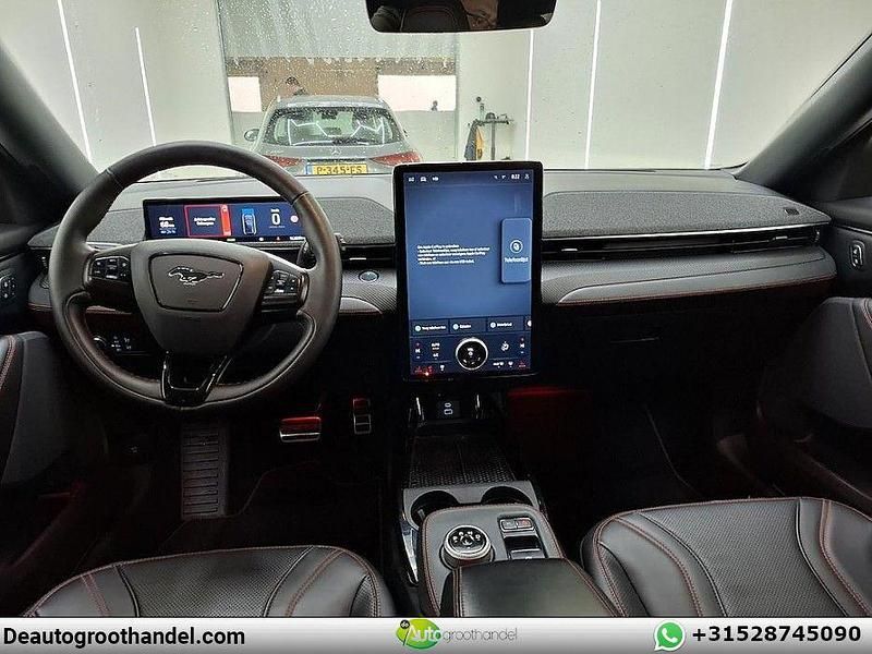 Gebraucht Ford Mustang Mach-E 189 kW (258 PS) 2021 Schwarz SUV