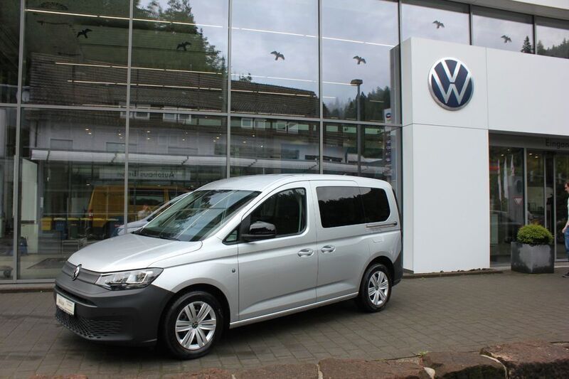 Silber reflexsilber metallic metallic Gebraucht 2024 VW Caddy Life Van / Kleinbus | 34.990 € (Fairer Preis) - Bild 1/4