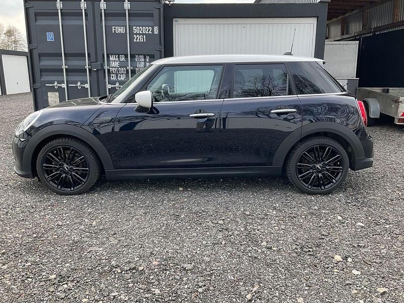 Gebraucht Mini Cooper Classic 136 PS (100 kW) 2023 Schwarz Kleinwagen
