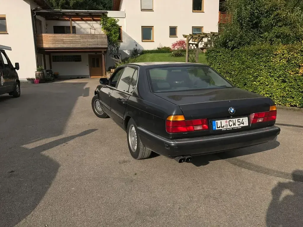 Gebraucht BMW 750 299 PS (219 kW) 1989 Schwarz Limousine