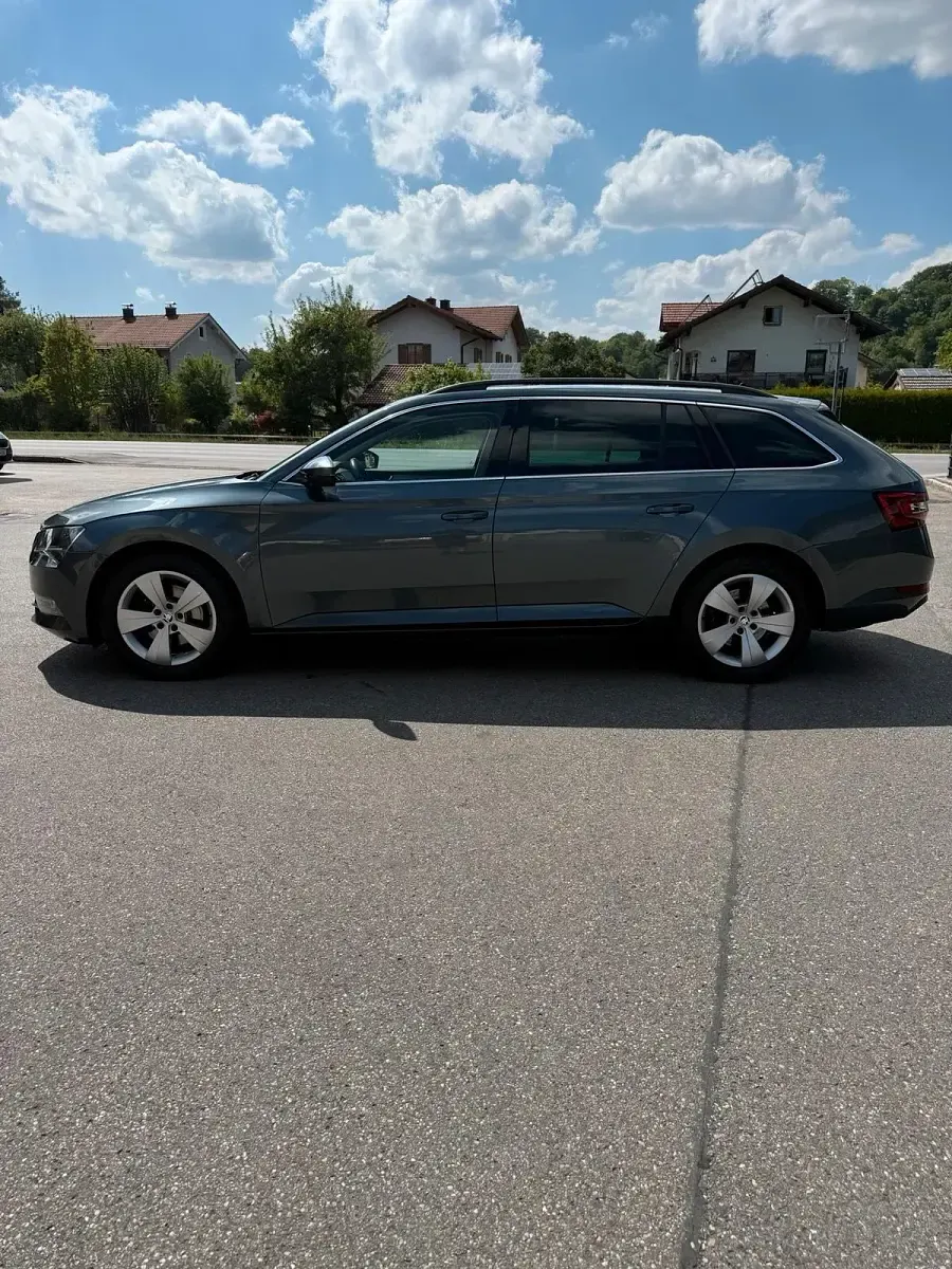 Gebraucht Skoda Superb 190 PS (139 kW) 2016 Grau Kombi