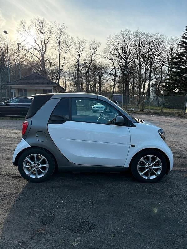 Gebraucht Smart ForTwo Cabrio 71 PS (52 kW) 2016 Weiß Cabrio