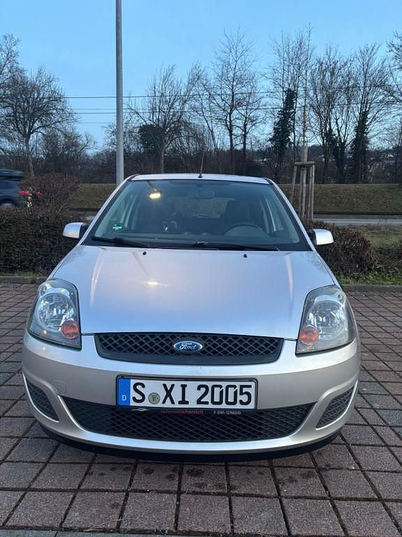 Gebraucht Ford Fiesta 80 PS (58 kW) 2008 Silber Limousine