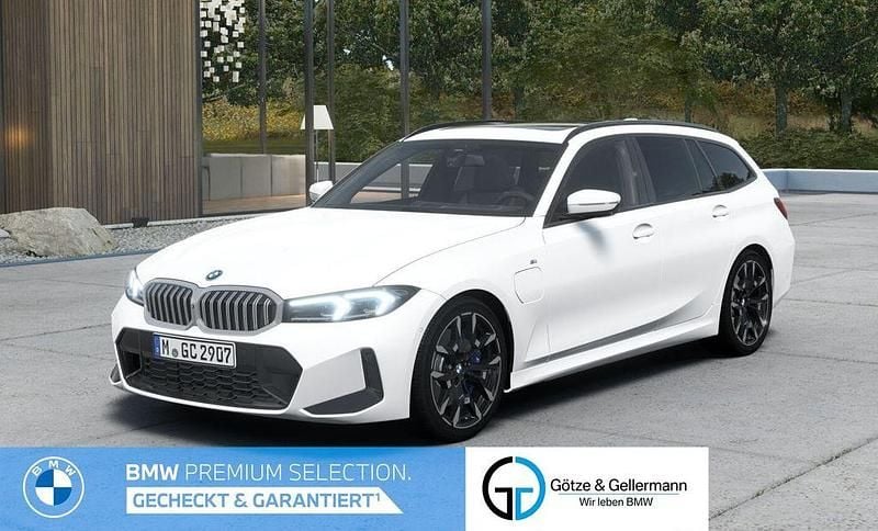 Alpinweiss Gebraucht 2024 BMW 330e M Sport Kombi | 48.970 € (Etwas zu teuer) - Bild 1/4